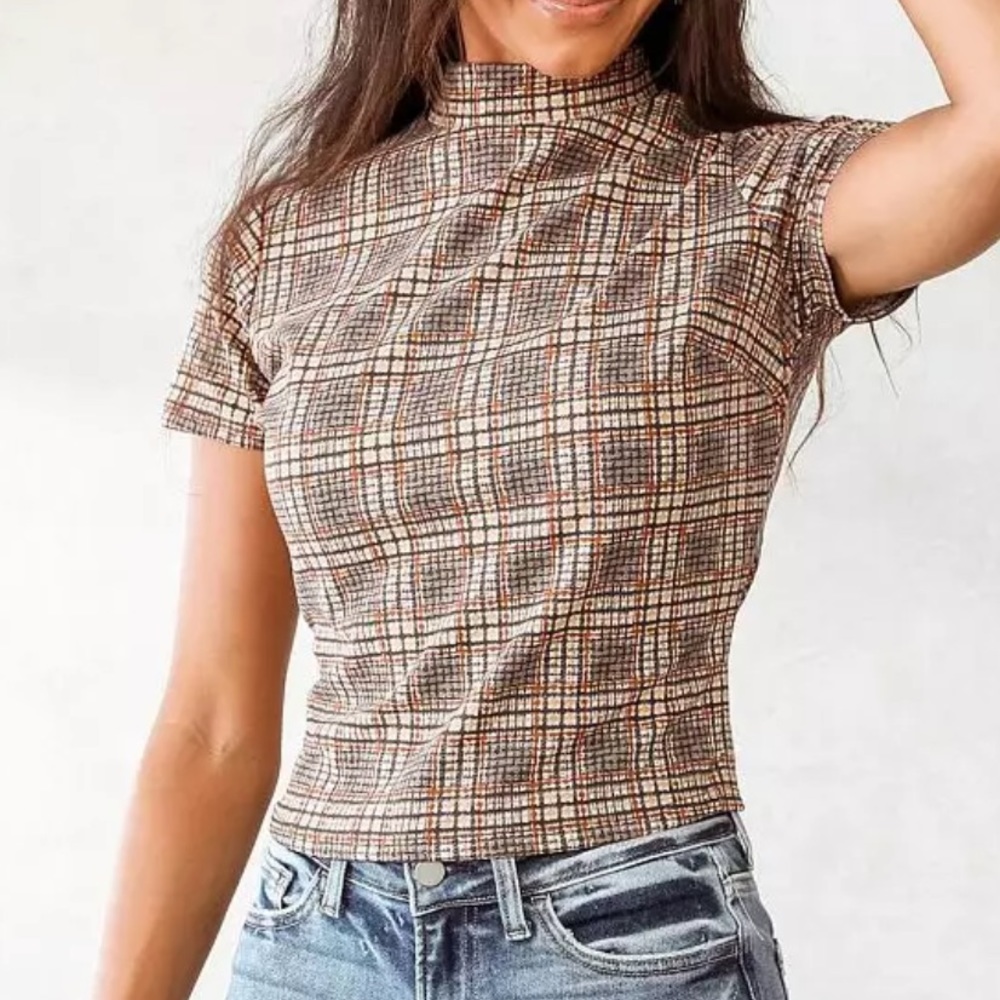 Buckle plaid top